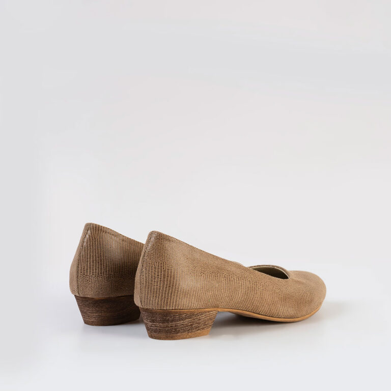 בלעדי לאתר: דגם סופי - נעלי בובה קלאסיות
